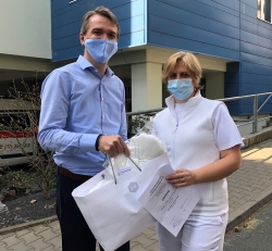 JRD věnovala ohroženým skupinám ochranné pomůcky za 200 000 korun